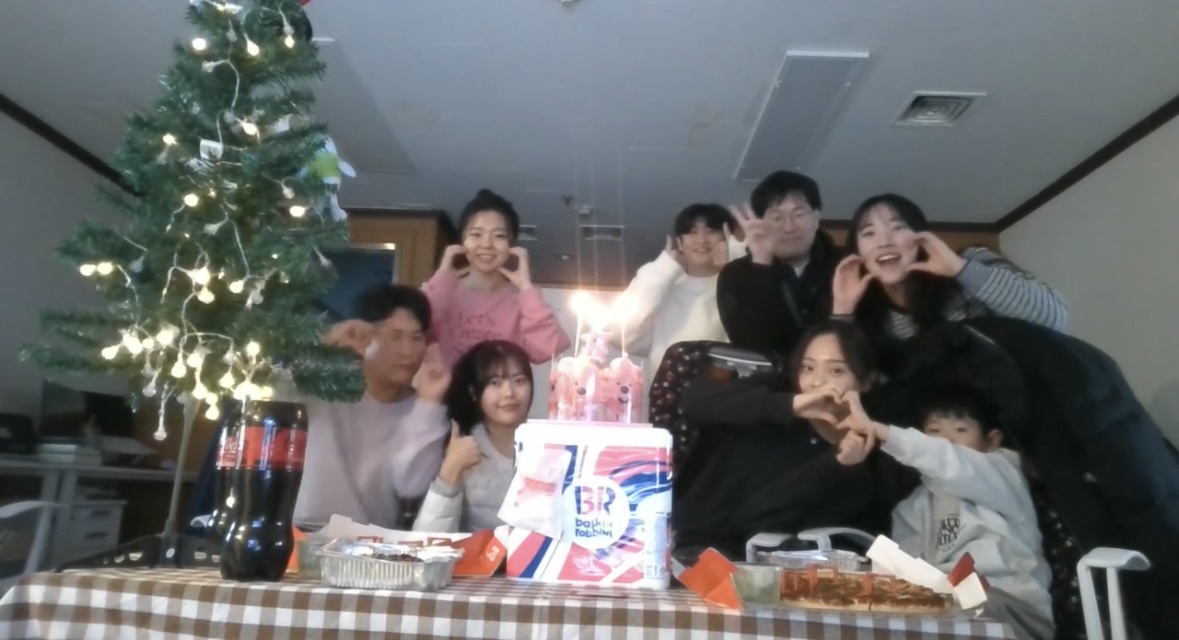 2025 크리스마스 파티 단체사진